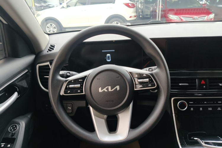 Kia Seltos 2024 image de voiture #11