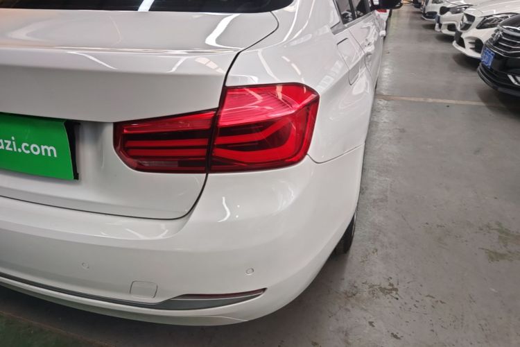 BMW 3 Series 2019 #8 BMW 3 Series 2019 car image #8