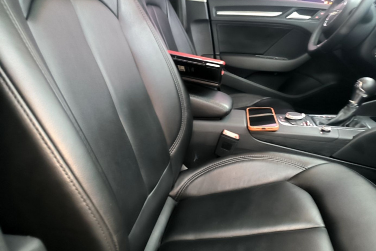 Audi A3 2016 immagine di auto #23