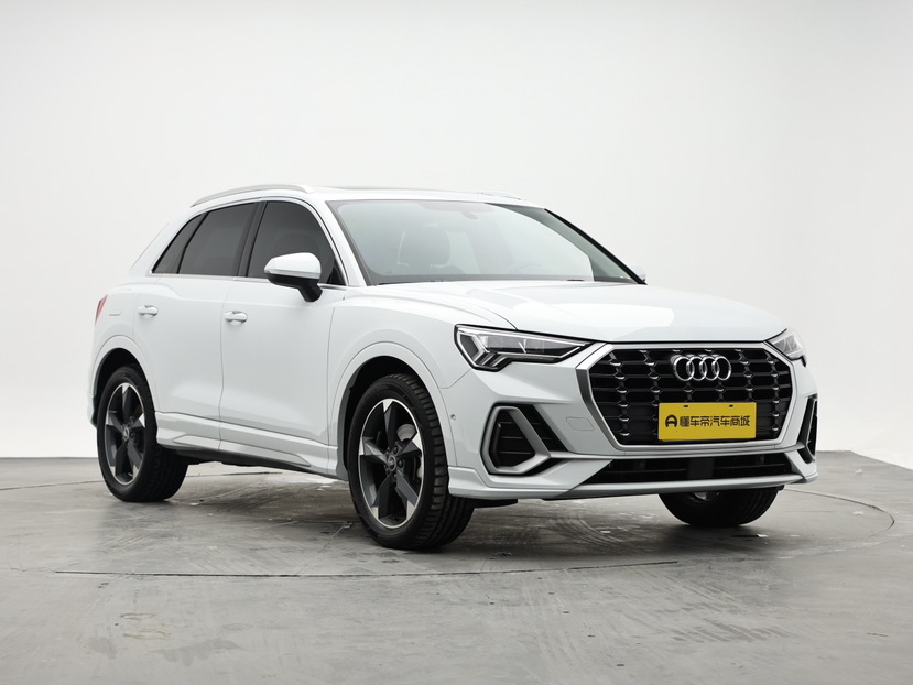 Audi Q3 2022 car image #3
