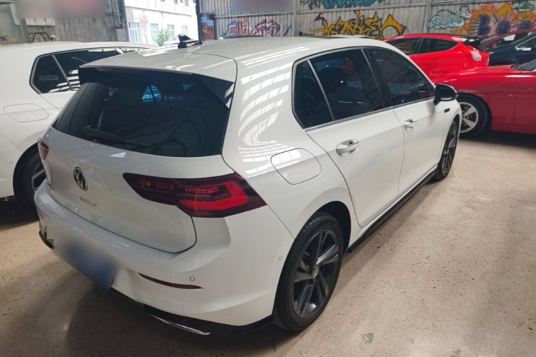 Volkswagen Golf 2023 car image #7