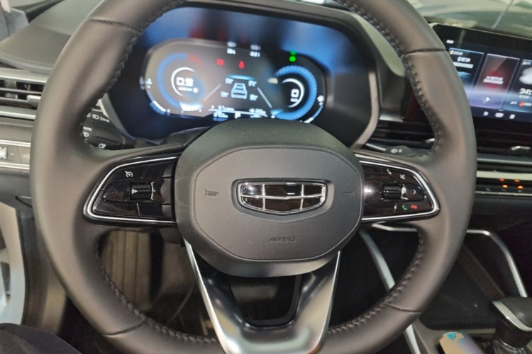 GEELY Emgrand 2022 car image #11