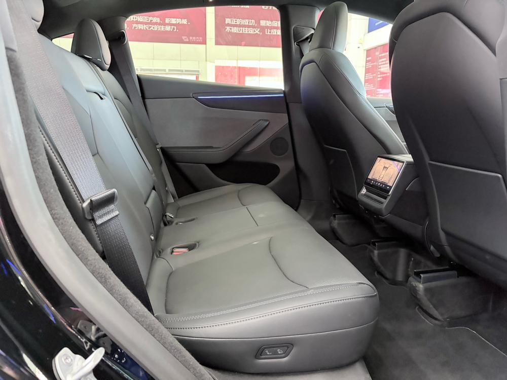 Tesla Model Y 2026 car image #22