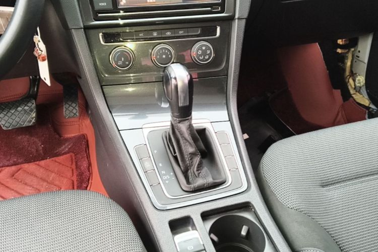 Volkswagen Golf 2019 #18 Volkswagen Golf 2019 صورة سيارة #18