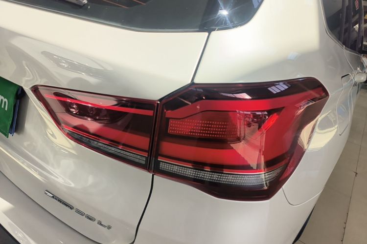 BMW X1 2020 car image #8