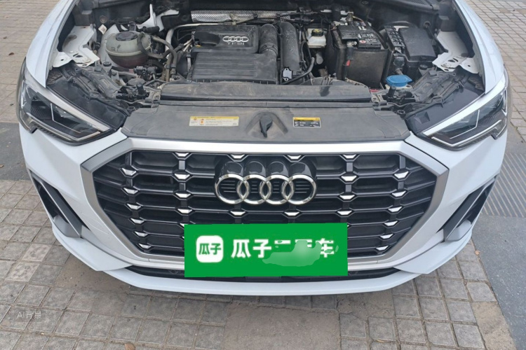 Audi Q3 2019 car image #22