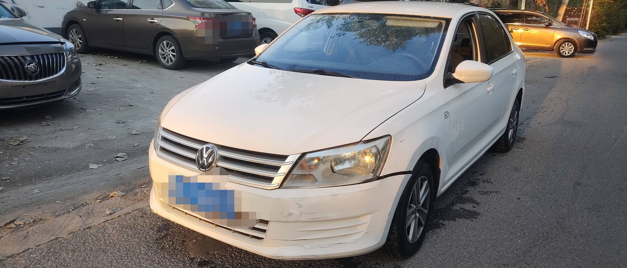 Volkswagen Santana 2013 car image 