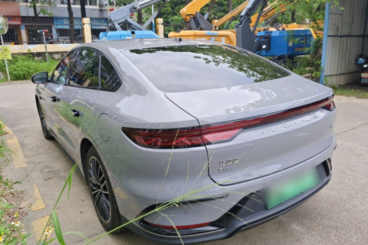 BYD Han 2025 car image #5