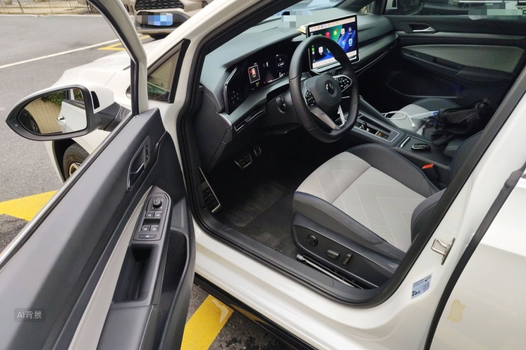Volkswagen Golf 2024 car image #18