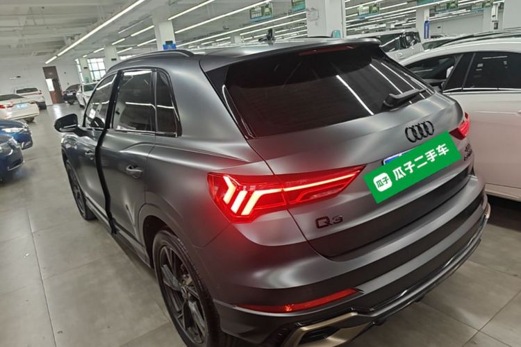 Audi Q3 2023 car image #5
