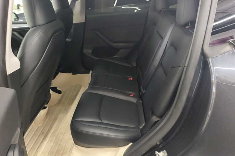 Tesla Model Y 2024 #17 Tesla Model Y 2024 car image #17