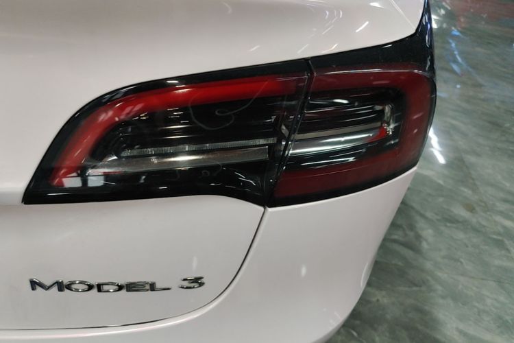 Tesla Model 3 2023 car image #8