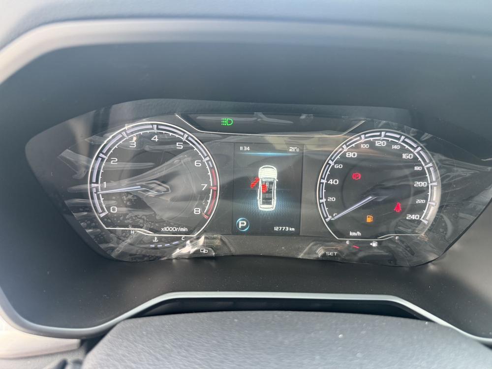 GEELY Vision X6 2024 car image #17