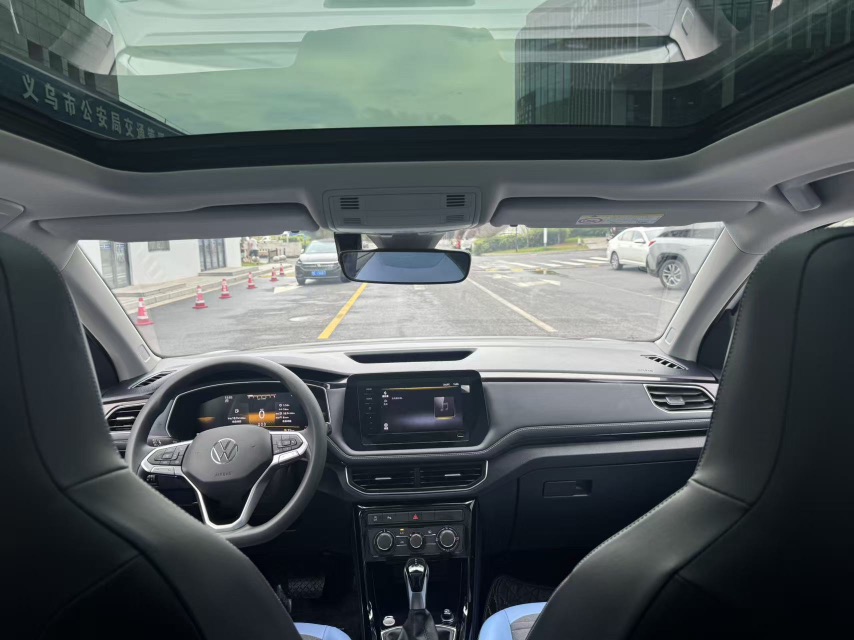 Volkswagen Tharu 2025 car image #9