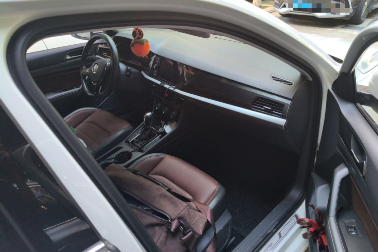 Volkswagen Lavida 2019 car image #23
