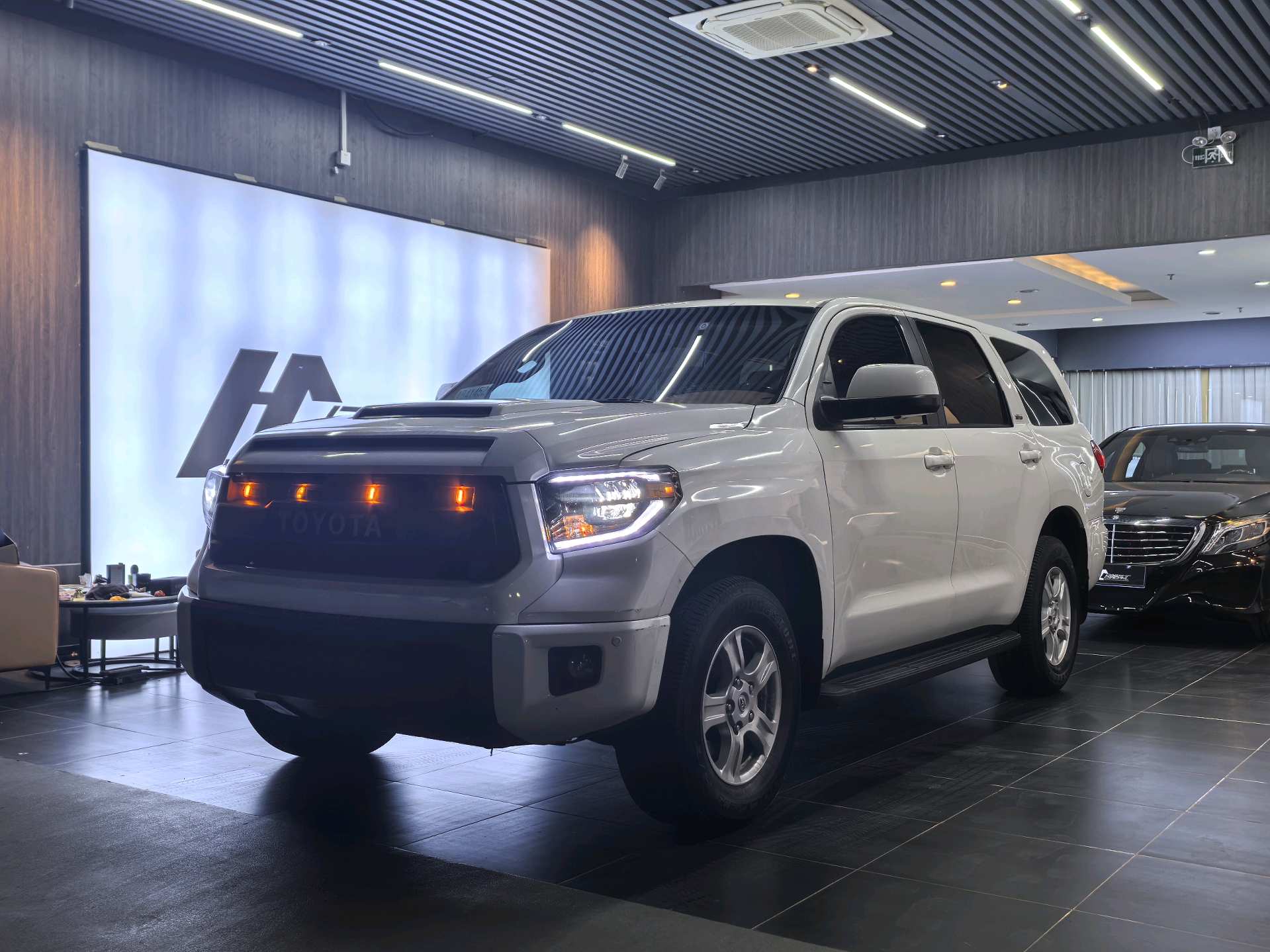 2017 2017 car image