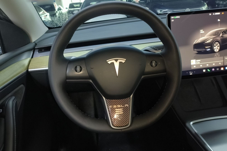 Tesla Model Y 2023 #11 Tesla Model Y 2023 car image #11