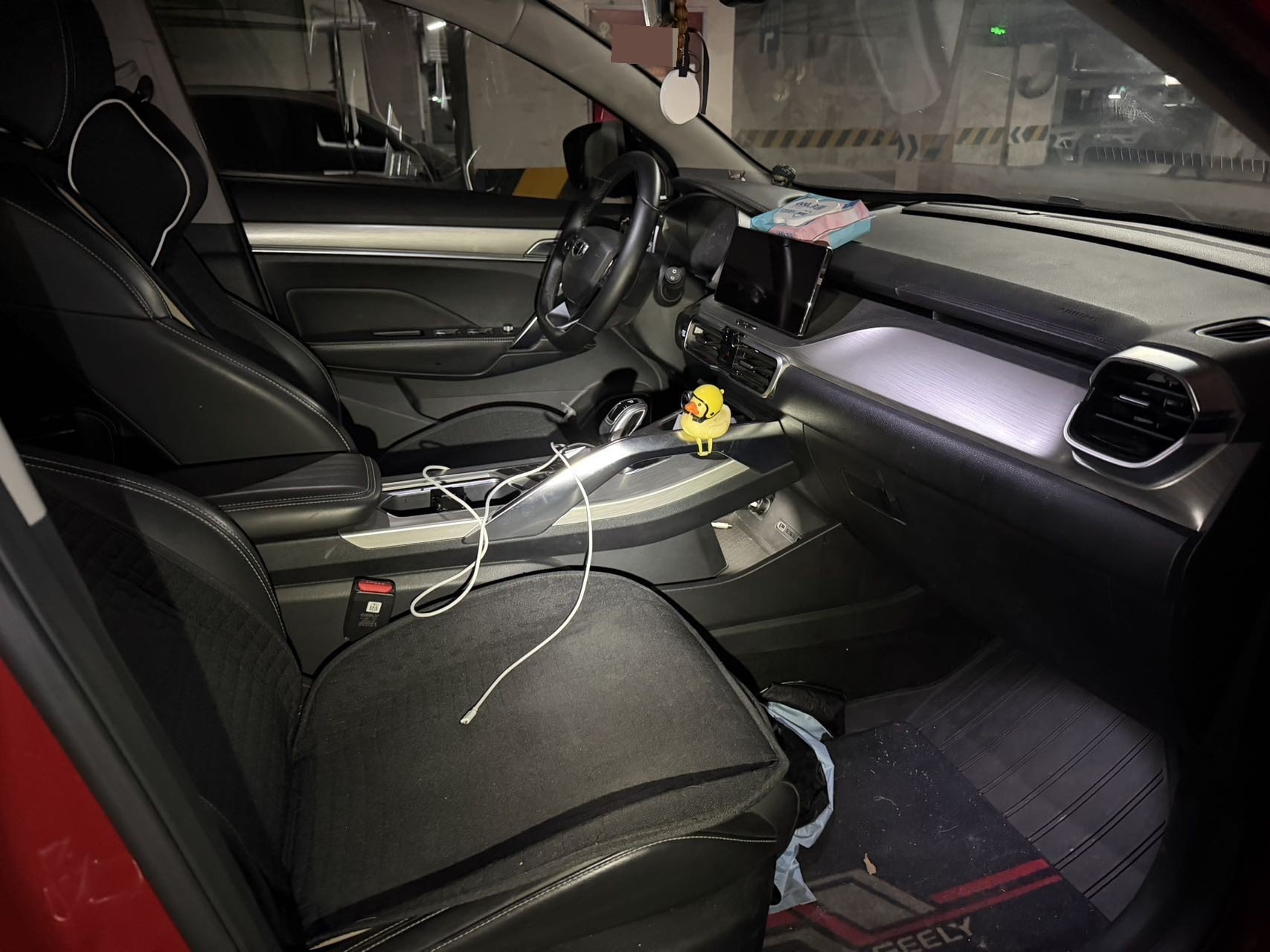 GEELY Coolray 2019 image de voiture #3