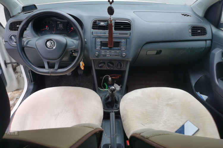 Volkswagen Polo 2016 car image #11