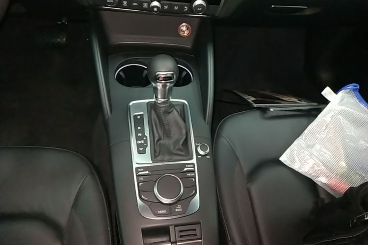 Audi A3 2017 car image #14