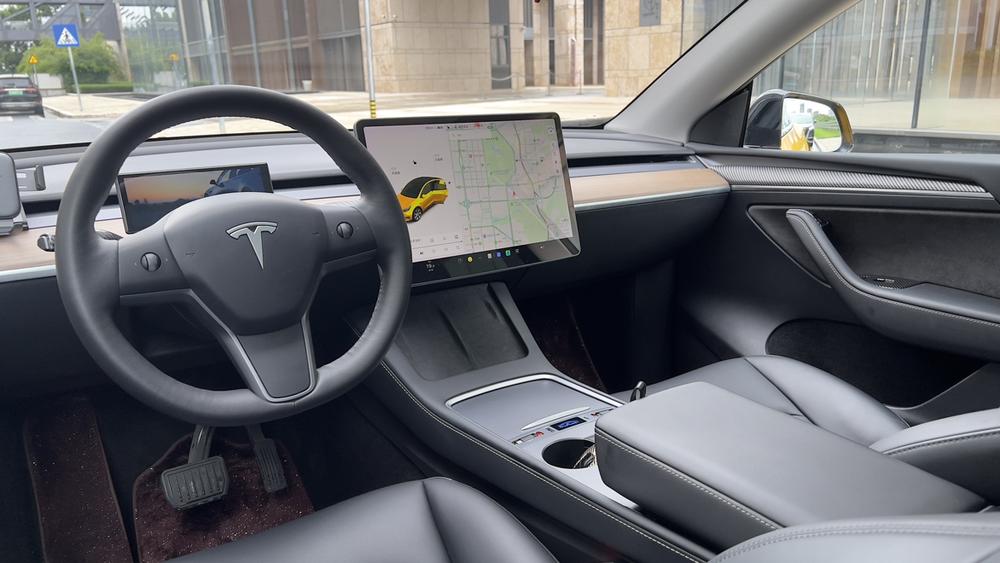 Tesla Model Y 2021 #13 Tesla Model Y 2021 car image #13