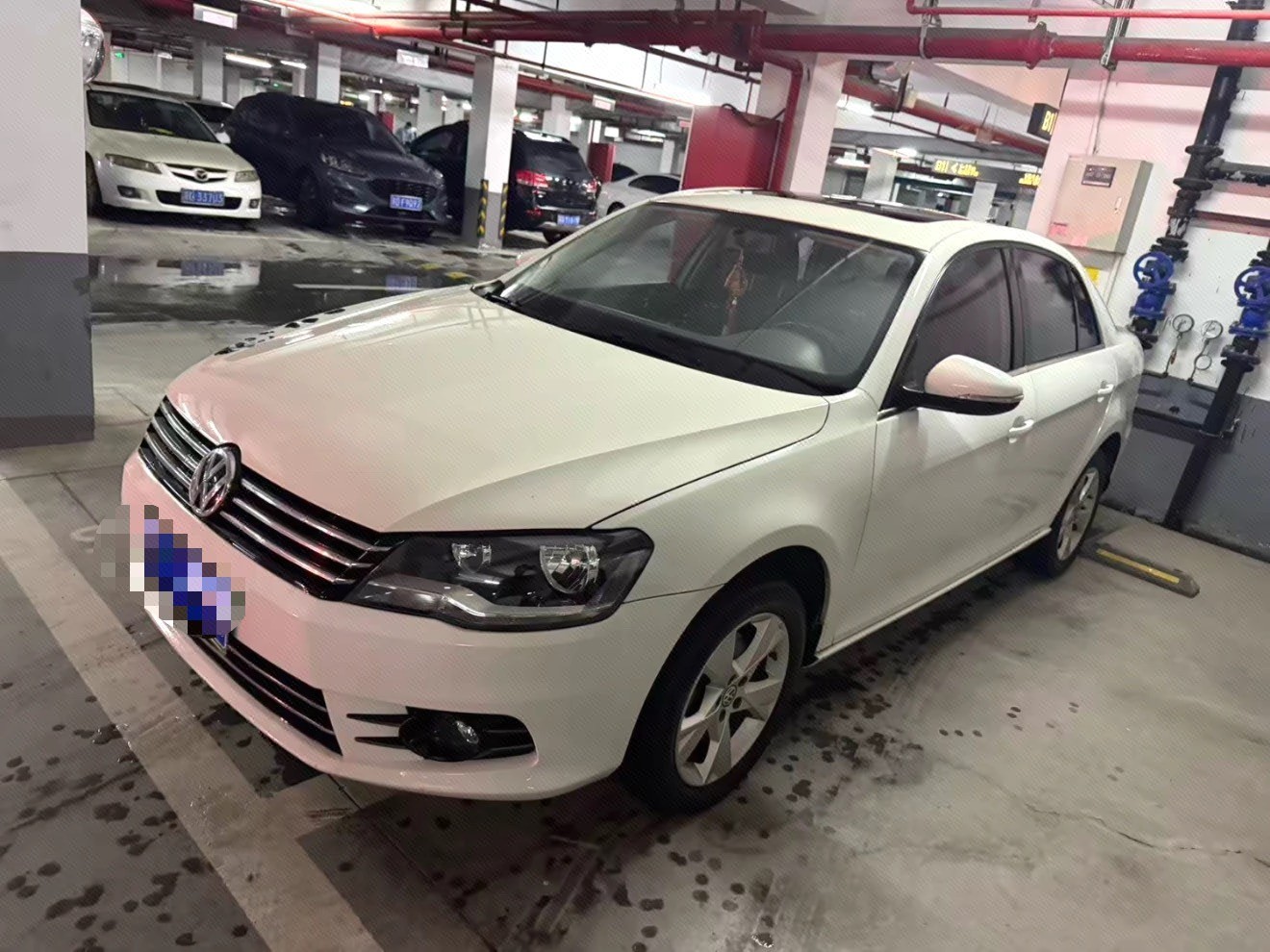 Volkswagen Bora 2014 car image 