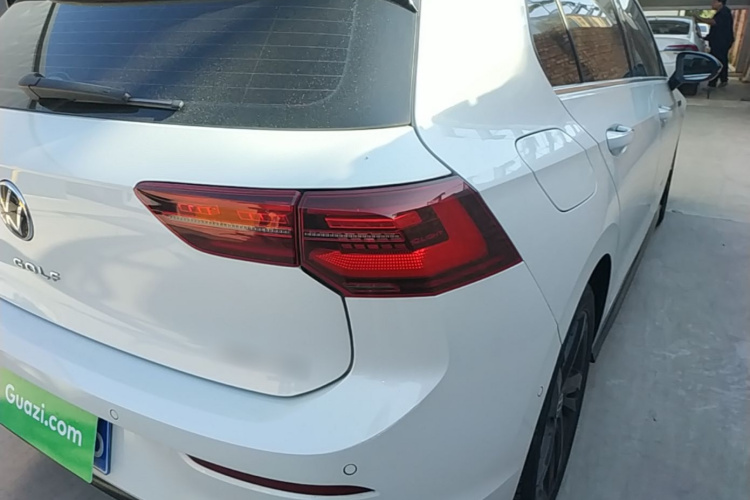 Volkswagen Golf 2022 car image #8