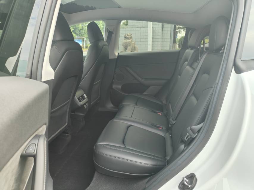 Tesla Model Y 2023 #8 Tesla Model Y 2023 car image #8