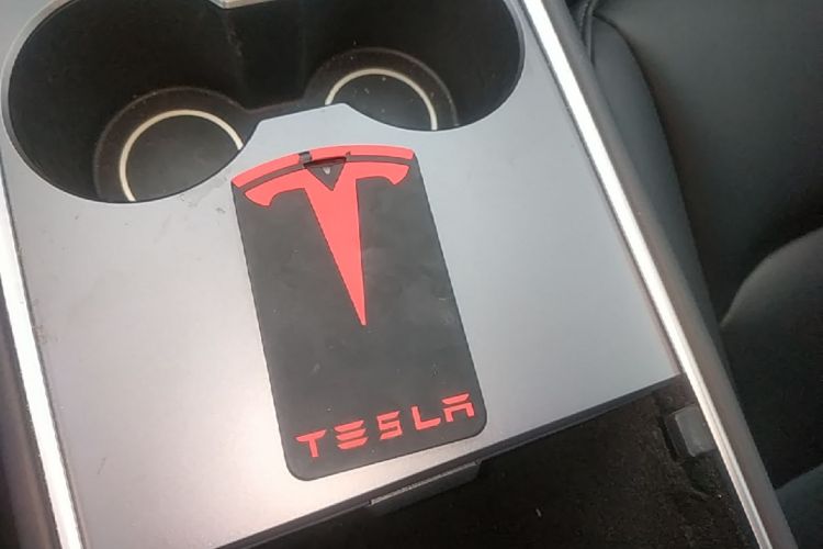 Tesla Model Y 2023 #9 Tesla Model Y 2023 car image #9
