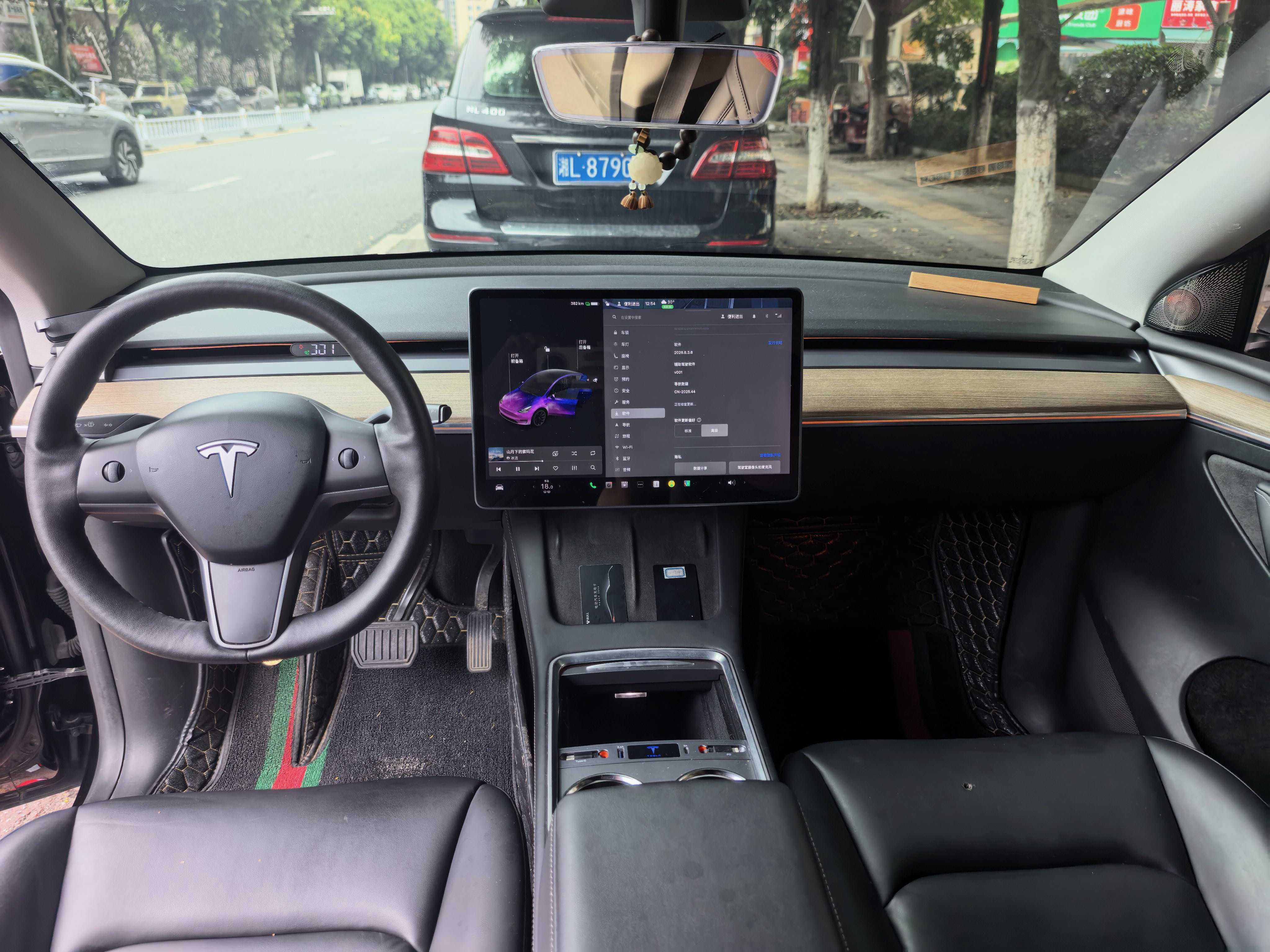 Tesla Model Y 2021 #3 Tesla Model Y 2021 car image #3