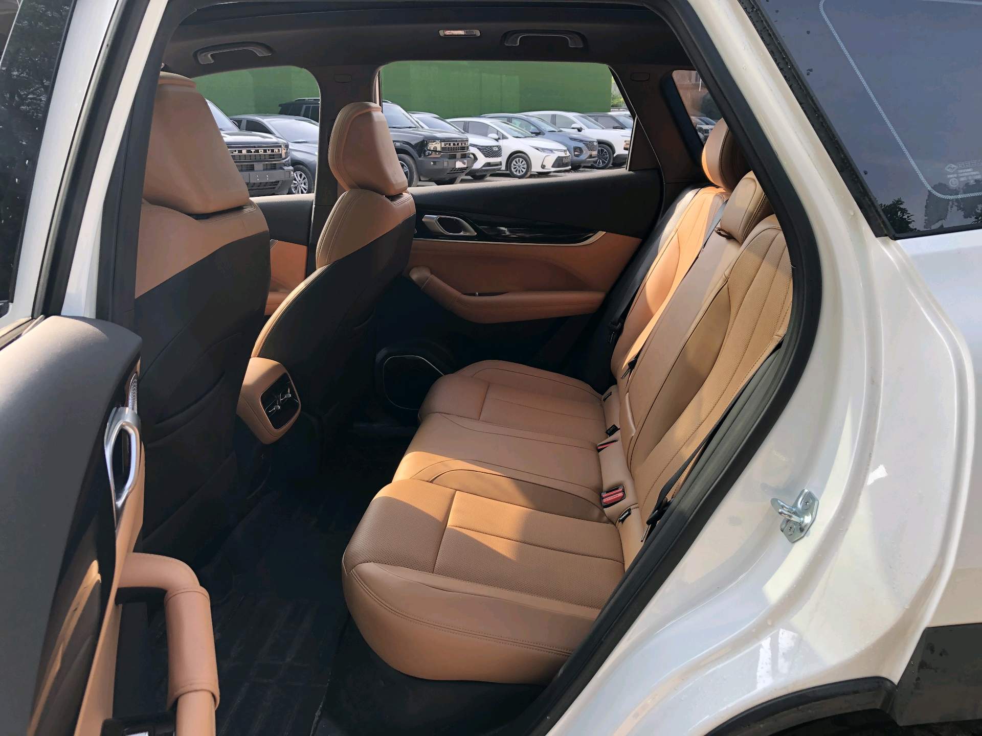 GEELY Boyue L 2025 car image #3