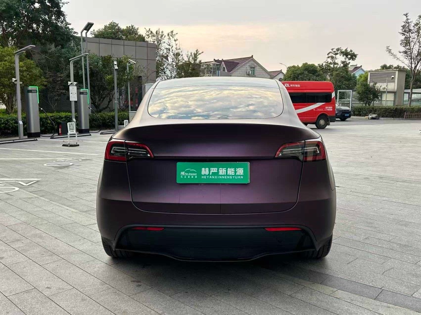 Tesla Model Y 2023 #8 Tesla Model Y 2023 car image #8
