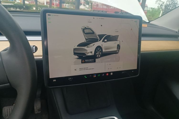 Tesla Model Y 2023 #13 Tesla Model Y 2023 car image #13
