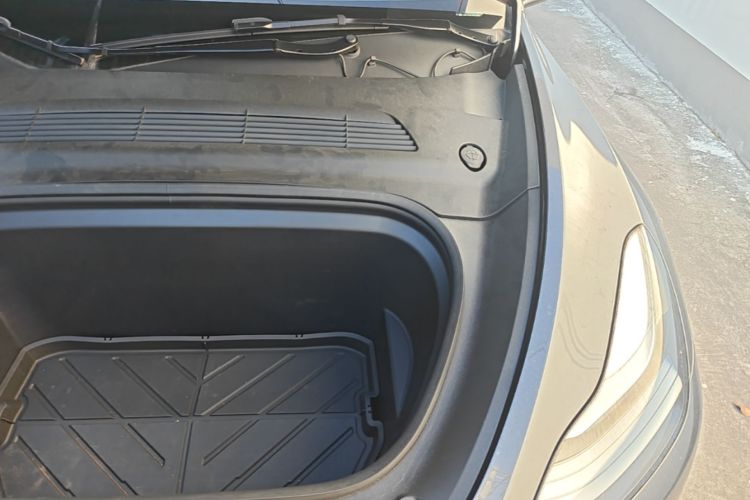 Tesla Model Y 2024 #24 Tesla Model Y 2024 car image #24