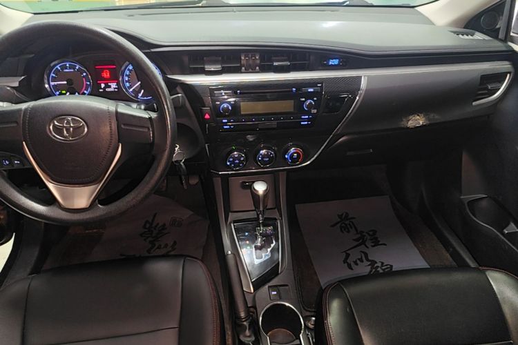 Toyota Corolla 2015 immagine di auto #18