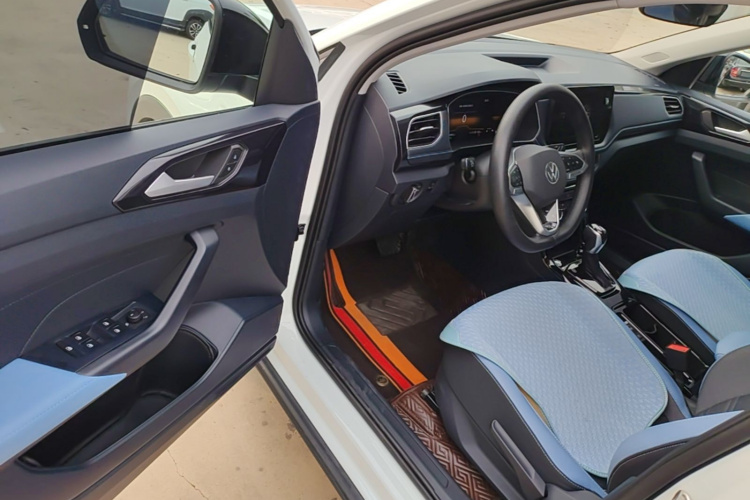 Volkswagen Tharu 2024 car image #16
