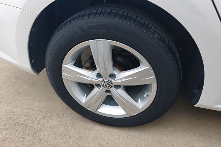 Volkswagen Lavida 2017 car image #10
