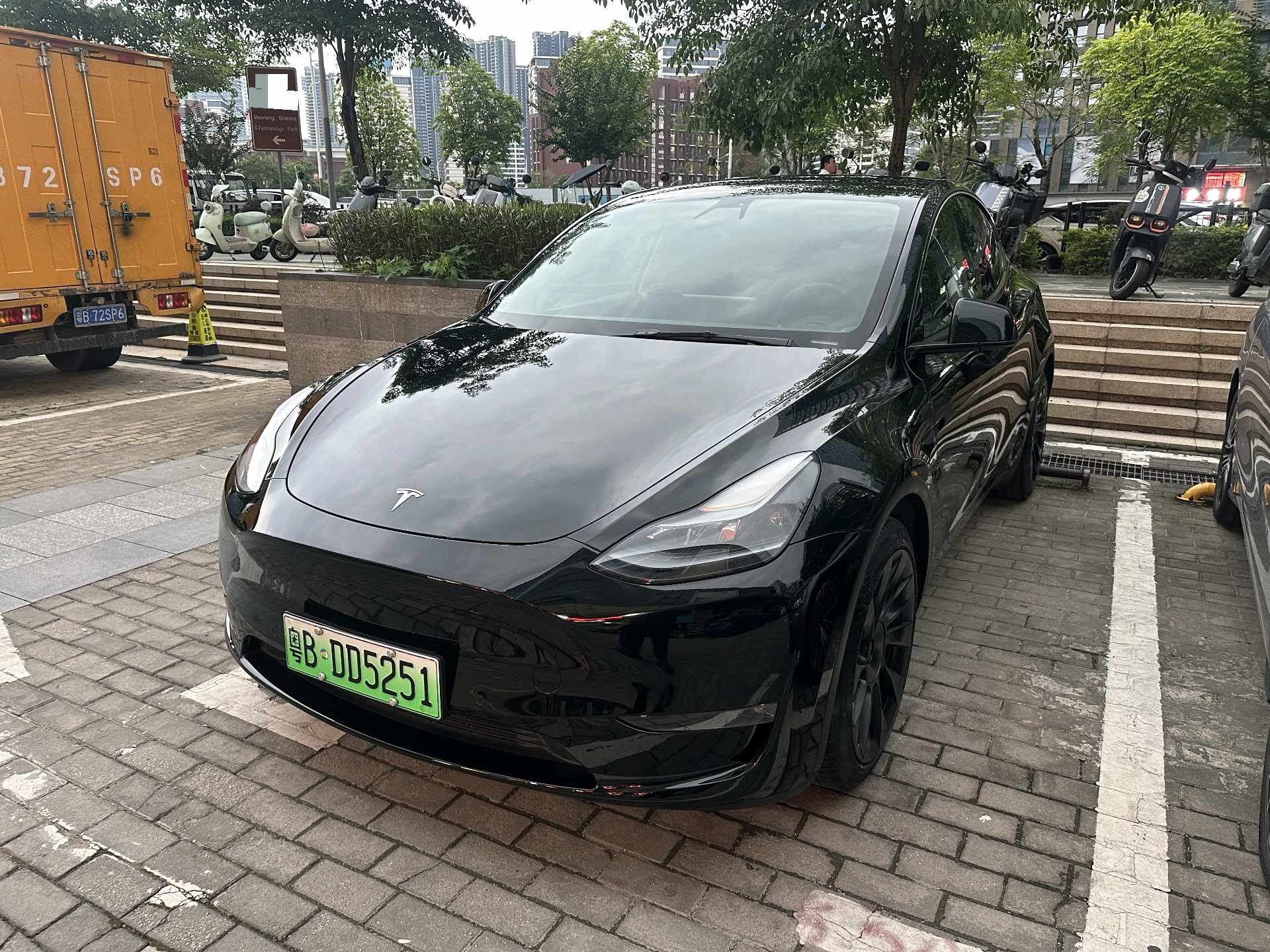 Tesla Model Y 2022 car image 
