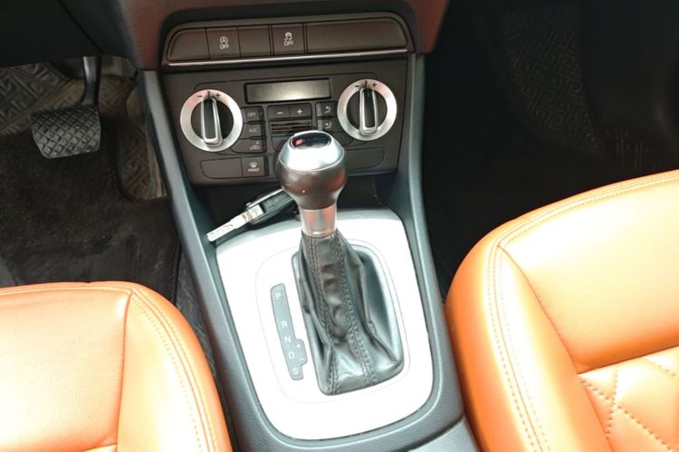 Audi Q3 2016 #14 Audi Q3 2016 car image #14