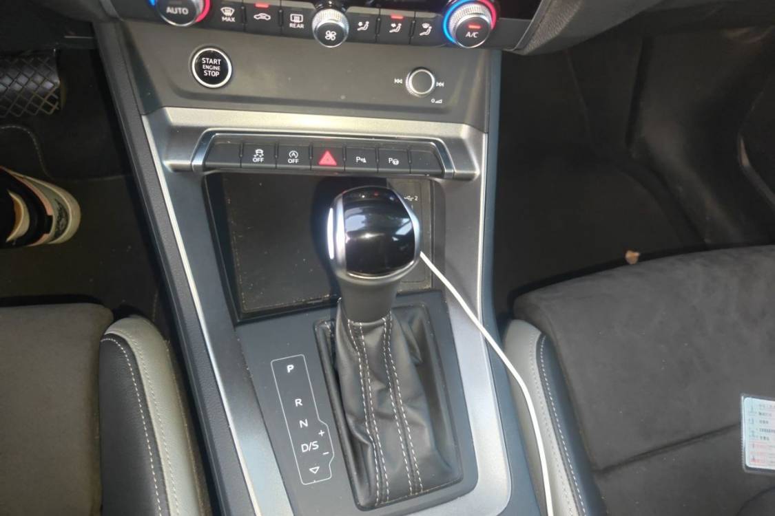 Audi Q3 2021 #27 Audi Q3 2021 صورة سيارة #27