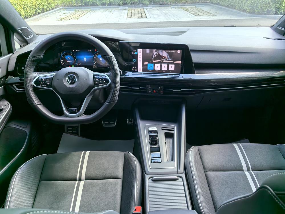 Volkswagen Golf 2022 car image #15
