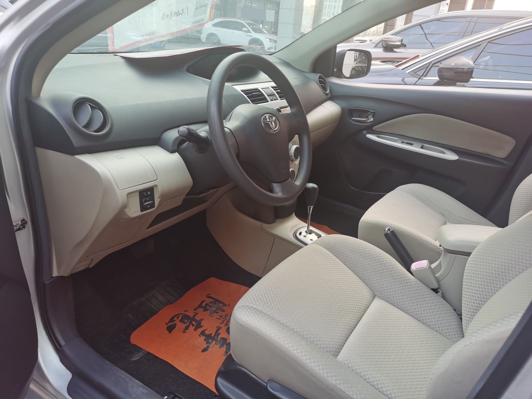 Toyota Vios 2010 изображение автомобиля #4