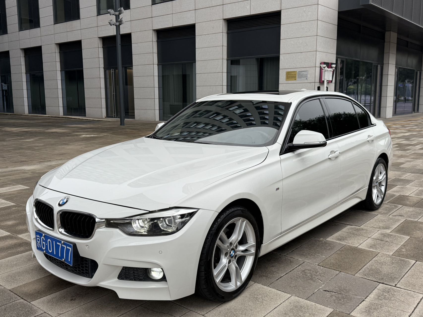 BMW 3 Series 2018 BMW 3 Series 2018 car image