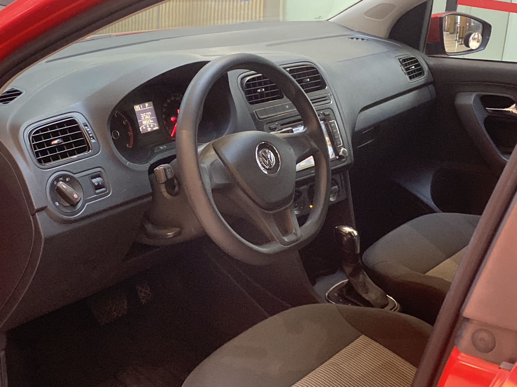 Volkswagen Polo 2017 car image #4