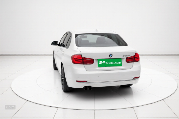 BMW 3 Series 2019 #6 BMW 3 Series 2019 car image #6