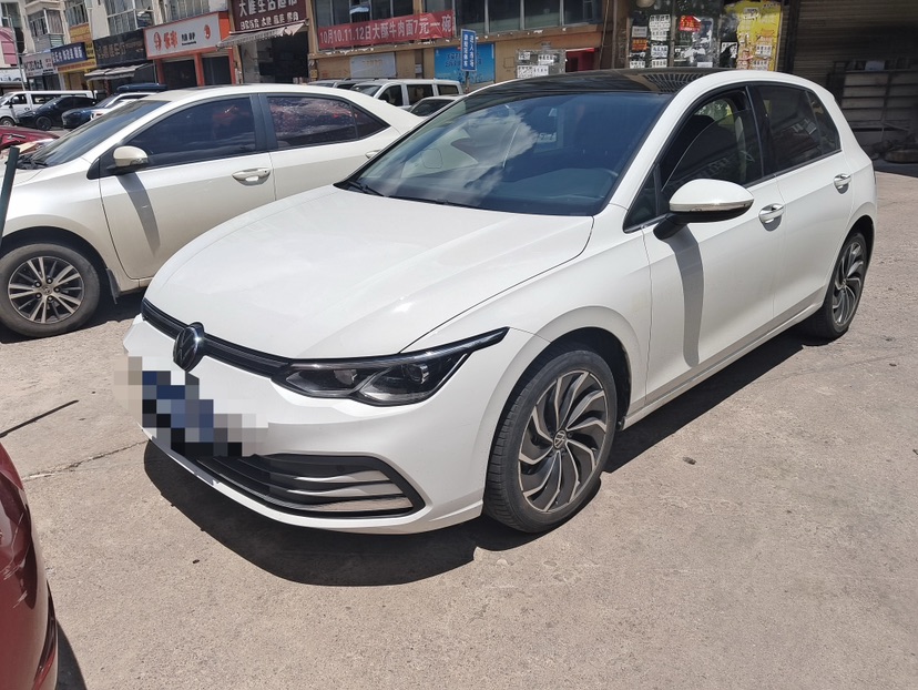 Volkswagen Golf 2024 car image 