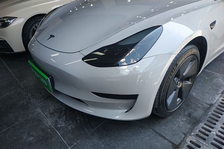 Tesla Model 3 2022 car image #23