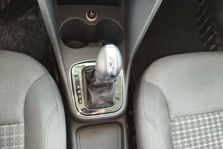Volkswagen Polo 2017 car image #14