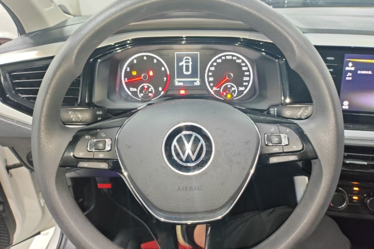 Volkswagen Polo 2021 car image #11