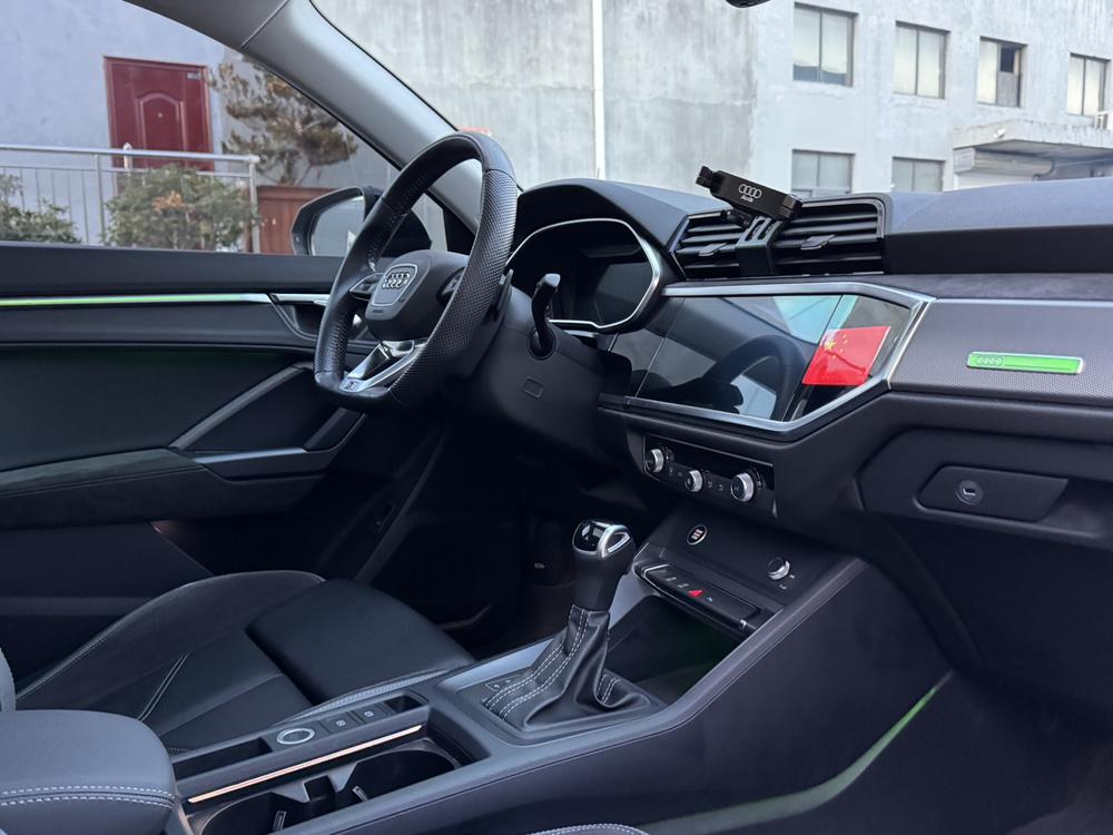 Audi Q3 Sportback 2022 #16 Audi Q3 Sportback 2022 صورة سيارة #16
